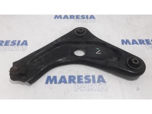 Usagé Bras de suspension bas avant gauche Citroen C3 Picasso (SH) 1.6 HDi 90 Prix € 35,00 Règlement à la marge proposé par Maresia Parts