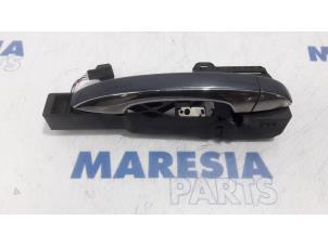 Used Front door handle 4-door, right Renault Megane IV Estate (RFBK) 1.2 Energy TCE 130 Price € 75,00 Margin scheme offered by Maresia Parts