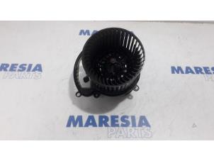Used Heating and ventilation fan motor Renault Megane IV Estate (RFBK) 1.2 Energy TCE 130 Price € 70,00 Margin scheme offered by Maresia Parts