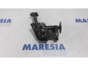 Used Oil pump Renault Kangoo Be Bop (KW) 1.5 dCi 90 FAP Price € 72,60 Inclusive VAT offered by Maresia Parts