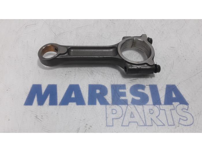 Używane Korbowód Renault Kangoo Be Bop (KW) 1.5 dCi 90 FAP Cena € 60,50 Z VAT oferowane przez Maresia Parts