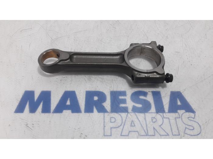 Używane Korbowód Renault Kangoo Be Bop (KW) 1.5 dCi 90 FAP Cena € 60,50 Z VAT oferowane przez Maresia Parts
