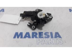 Usagé Mécanique de verrouillage hayon Citroen C4 Picasso (3D/3E) 1.6 e-HDi 115 Prix € 105,00 Règlement à la marge proposé par Maresia Parts