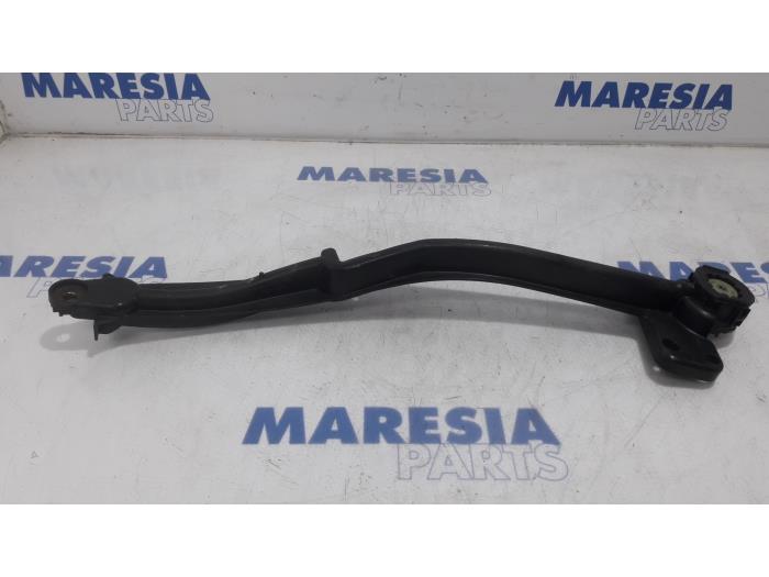 Used Subframe Peugeot 508 SW (8E/8U) 2.0 HDiF 16V Autom. Price € 35,00 Margin scheme offered by Maresia Parts