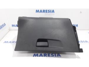 Gebrauchte Handschuhfach Citroen C4 Picasso (3D/3E) 1.6 e-HDi 115 Preis € 60,00 Margenregelung angeboten von Maresia Parts