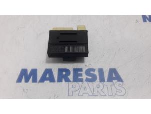 Usagé Relais Citroen C4 Picasso (3D/3E) 1.6 e-HDi 115 Prix € 20,00 Règlement à la marge proposé par Maresia Parts