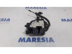 Gebrauchte Türschlossmechanik 2-türig rechts Renault Master IV (MA/MB/MC/MD/MH/MF/MG/MH) 2.3 dCi 16V Preis € 84,70 Mit Mehrwertsteuer angeboten von Maresia Parts