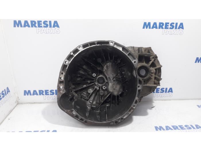 Gearbox casing from a Renault Master IV (MA/MB/MC/MD/MH/MF/MG/MH) 2.3 dCi 135 16V FWD 2015