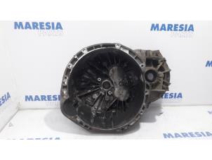 Usagé Cache boite de vitesses Renault Master IV (MA/MB/MC/MD/MH/MF/MG/MH) 2.3 dCi 135 16V FWD Prix € 190,58 Prix TTC proposé par Maresia Parts