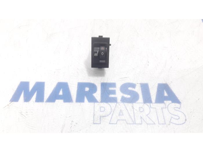 Usagé Commodo Peugeot 508 SW (8E/8U) 2.0 HDiF 16V Autom. Prix € 30,00 Règlement à la marge proposé par Maresia Parts