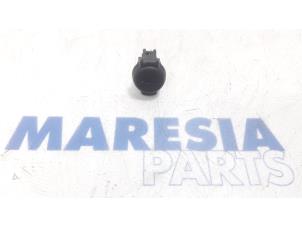 Used AUX / USB connection Peugeot 508 SW (8E/8U) 2.0 HDiF 16V Autom. Price € 25,00 Margin scheme offered by Maresia Parts