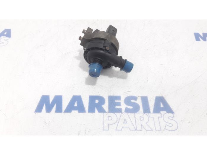 Usagé Pompe à eau Renault Master III (MA/MB/MC/MD/MH/MF/MG/MH) 2.3 dCi 16V Prix € 30,25 Prix TTC proposé par Maresia Parts