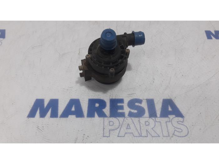 Usagé Pompe à eau Renault Master III (MA/MB/MC/MD/MH/MF/MG/MH) 2.3 dCi 16V Prix € 30,25 Prix TTC proposé par Maresia Parts
