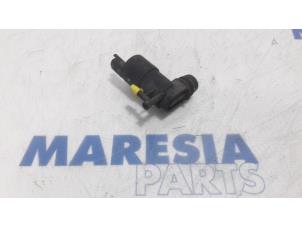 Usagé Pompe lave-glace avant Renault Master IV (MA/MB/MC/MD/MH/MF/MG/MH) 2.3 dCi 16V Prix € 12,10 Prix TTC proposé par Maresia Parts
