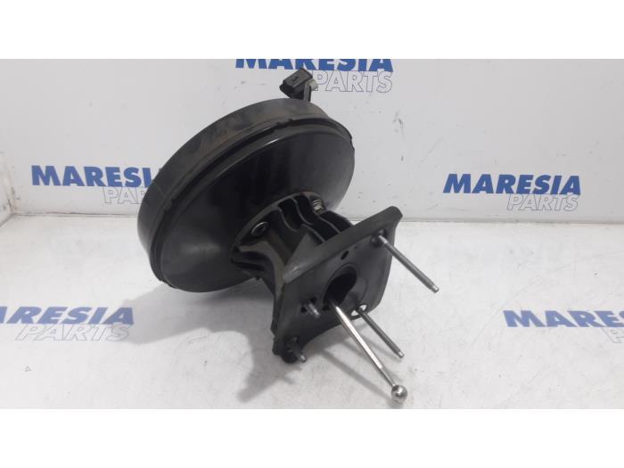 Brake servo from a Peugeot 508 (8D) 1.6 HDiF 16V 2014