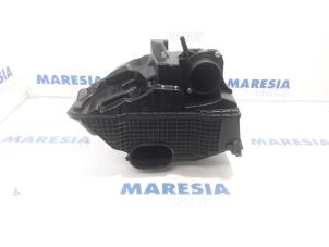 Used Air box Renault Clio IV Estate/Grandtour (7R) 0.9 Energy TCE 12V Price € 20,00 Margin scheme offered by Maresia Parts