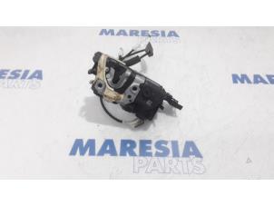 Used Rear door lock mechanism 4-door, left Peugeot 508 (8D) 1.6 HDiF 16V Price € 45,00 Margin scheme offered by Maresia Parts