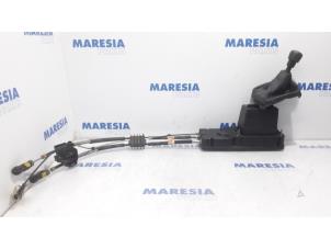 Używane Dzwignia zmiany biegów Citroen C4 Picasso (3D/3E) 1.6 e-HDi 115 Cena € 105,00 Procedura marży oferowane przez Maresia Parts