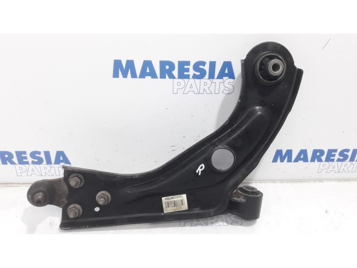 Front lower wishbone, right from a Citroën C4 Picasso (3D/3E) 1.6 e-HDi 115 2015