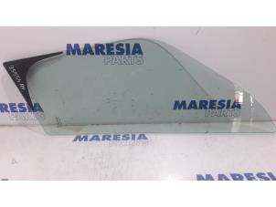 Gebrauchte Dreieckfenster rechts vorne Renault Master IV (MA/MB/MC/MD/MH/MF/MG/MH) 2.3 dCi 16V Preis € 127,05 Mit Mehrwertsteuer angeboten von Maresia Parts