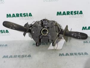 Używane Przelacznik Combi kolumny kierownicy Alfa Romeo 156 Sportwagon (932) 1.8 Twin spark 16V Cena € 50,00 Procedura marży oferowane przez Maresia Parts