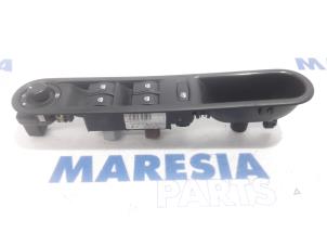 Used Multi-functional window switch Renault Espace (JK) 2.0 16V Turbo Price € 30,00 Margin scheme offered by Maresia Parts