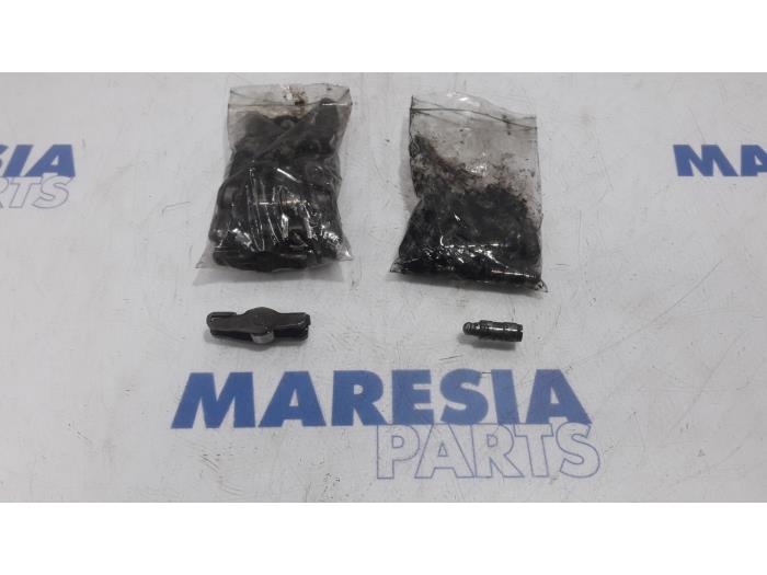 Gebrauchte Ventilstößel Peugeot Partner Tepee (7A/B/C/D/E/F/G/J/P/S) 1.6 HDI 75 16V Preis € 48,40 Mit Mehrwertsteuer angeboten von Maresia Parts