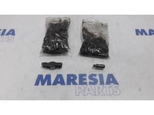 Used Tappet Peugeot Partner Tepee (7A/B/C/D/E/F/G/J/P/S) 1.6 HDI 75 16V Price € 60,50 Inclusive VAT offered by Maresia Parts