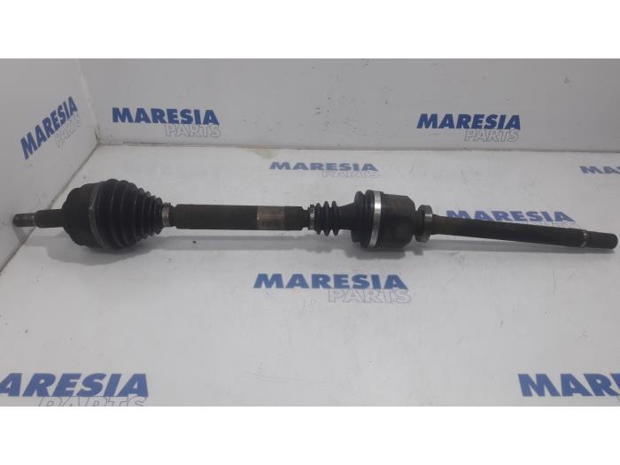 Front drive shafts, right with gearbox code SU102 stock