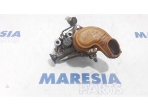 Used Oil pump Renault Megane IV Estate (RFBK) 1.2 Energy TCE 130 Price € 105,00 Margin scheme offered by Maresia Parts