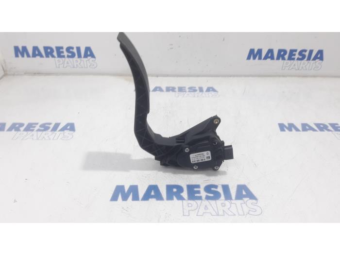 Begagnade Gaspedalsensor Renault Clio IV Estate/Grandtour (7R) 0.9 Energy TCE 12V Pris € 20,00 Marginaltabell erbjuds av Maresia Parts