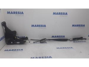 Used Gear stick Renault Megane IV Estate (RFBK) 1.2 Energy TCE 130 Price € 157,50 Margin scheme offered by Maresia Parts