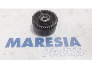 Used Camshaft sprocket Renault Kangoo/Grand Kangoo (KW) 1.2 16V TCE Price € 48,40 Inclusive VAT offered by Maresia Parts
