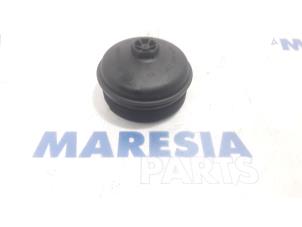 Used Oil filter holder Renault Kangoo/Grand Kangoo (KW) 1.2 16V TCE Price € 36,30 Inclusive VAT offered by Maresia Parts