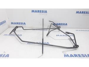 Used Spare wheel holder Renault Kangoo/Grand Kangoo (KW) 1.2 16V TCE Price € 42,35 Inclusive VAT offered by Maresia Parts