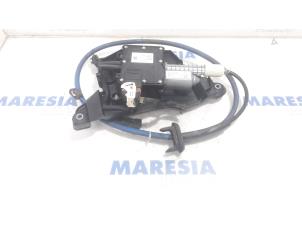 Gebrauchte Handbremse Mechanik Peugeot 5008 I (0A/0E) 1.6 VTI 16V Preis € 210,00 Margenregelung angeboten von Maresia Parts