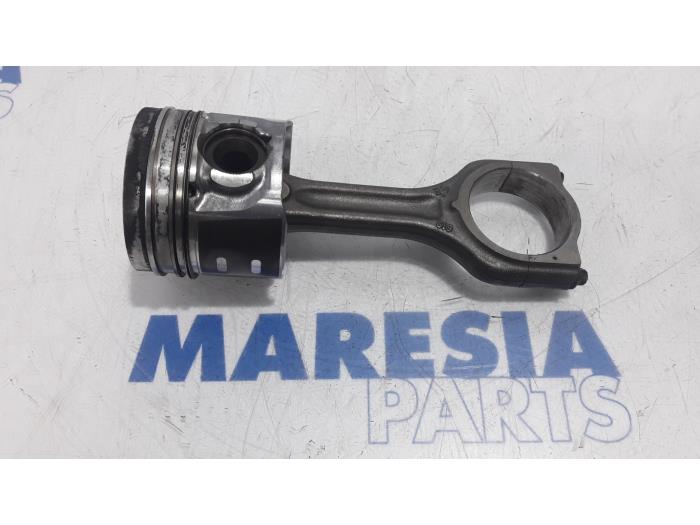 Usagé Piston Citroen Berlingo 1.6 Hdi 75 Prix € 78,65 Prix TTC proposé par Maresia Parts