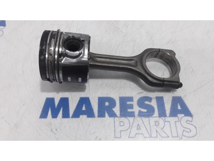 Usagé Piston Citroen Berlingo 1.6 Hdi 75 Prix € 78,65 Prix TTC proposé par Maresia Parts