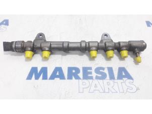 Used Fuel injector nozzle Fiat Punto III (199) 1.3 JTD Multijet 80 16V Price € 60,00 Margin scheme offered by Maresia Parts