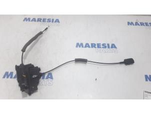 Used Door lock mechanism 2-door, right Renault Master IV (FV) 2.3 dCi 110 16V FWD Price € 84,70 Inclusive VAT offered by Maresia Parts
