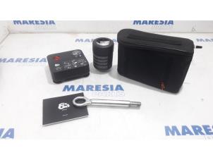 Used Tyre repair kit Opel Combo 1.3 CDTI 16V Price € 54,45 Inclusive VAT offered by Maresia Parts