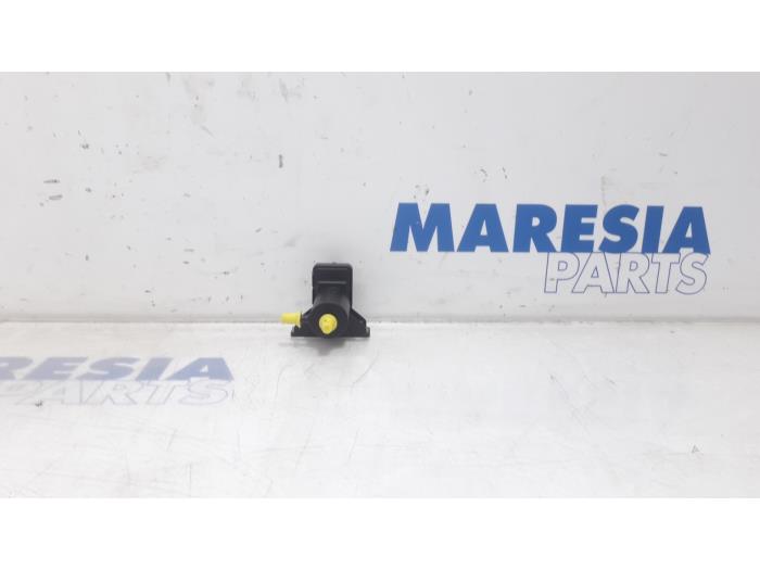 Begagnade Sensor (övriga) Renault Master III (FV) 2.3 dCi 110 16V FWD Pris € 30,25 Inklusive moms erbjuds av Maresia Parts