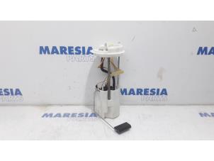Used Electric fuel pump Opel Combo 1.3 CDTI 16V Price € 54,45 Inclusive VAT offered by Maresia Parts