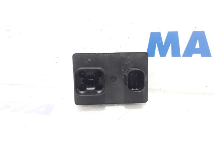 Glow plug relay Opel Combo 1.3 CDTI 16V 55250747