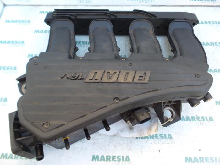 Gebrauchte Ansaugbrugge Fiat Stilo MW (192C) 1.6 16V Preis € 35,00 Margenregelung angeboten von Maresia Parts