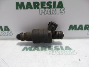 Used Injector (petrol injection) Peugeot 806 2.0 SR,SV Price € 35,00 Margin scheme offered by Maresia Parts