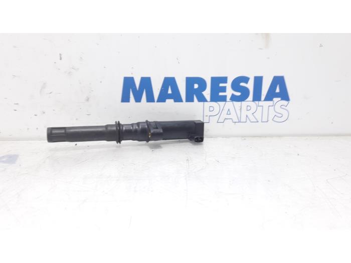 Usagé Bobine Renault Clio III (BR/CR) 1.6 16V Prix € 10,00 Règlement à la marge proposé par Maresia Parts