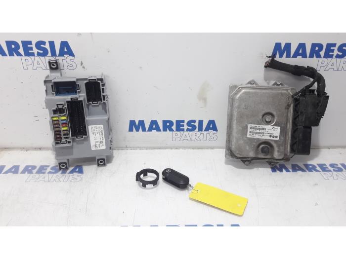 Used Engine management computer Opel Combo 1.3 CDTI 16V Price € 508,20 Inclusive VAT offered by Maresia Parts