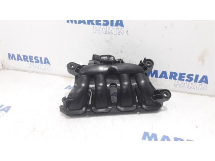 Używane Kolektor dolotowy Peugeot 207 CC (WB) 1.6 16V THP Cena € 49,99 Procedura marży oferowane przez Maresia Parts