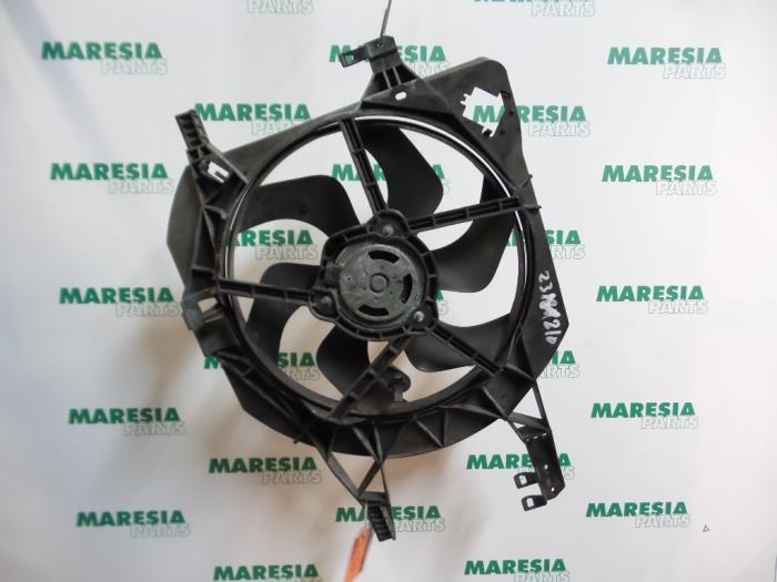 Używane Silnik wentylatora Renault Trafic New (FL) 1.9 dCi 100 16V Cena € 50,00 Procedura marży oferowane przez Maresia Parts